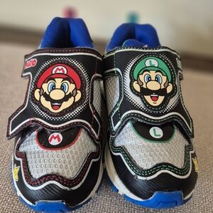 Super Mario Brothers Light-Up Sneakers Luigi Nintendo Little Kids Size 11
